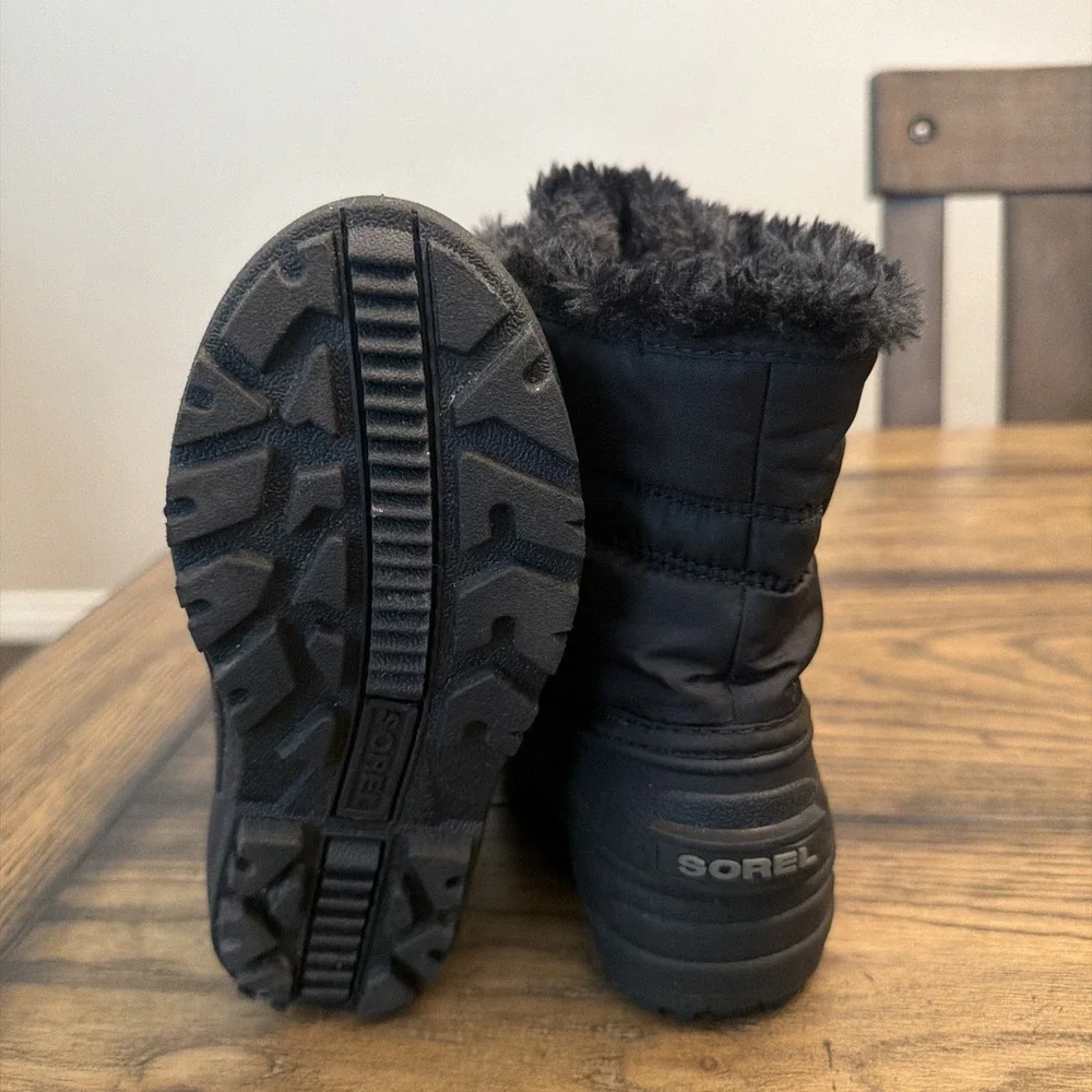 Sorel kids Comander Snow boots -Black - size 12 - New In Box …G2